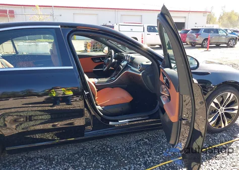 2022 Mercedes-Benz C 300 4Matic from USA, damaged, VIN W1KAF4HB2NR008609